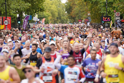 Mai mulți refugiați ucraineni se numără printre cele 40.000 de persoane care au alergat la Maratonul special din Londra
