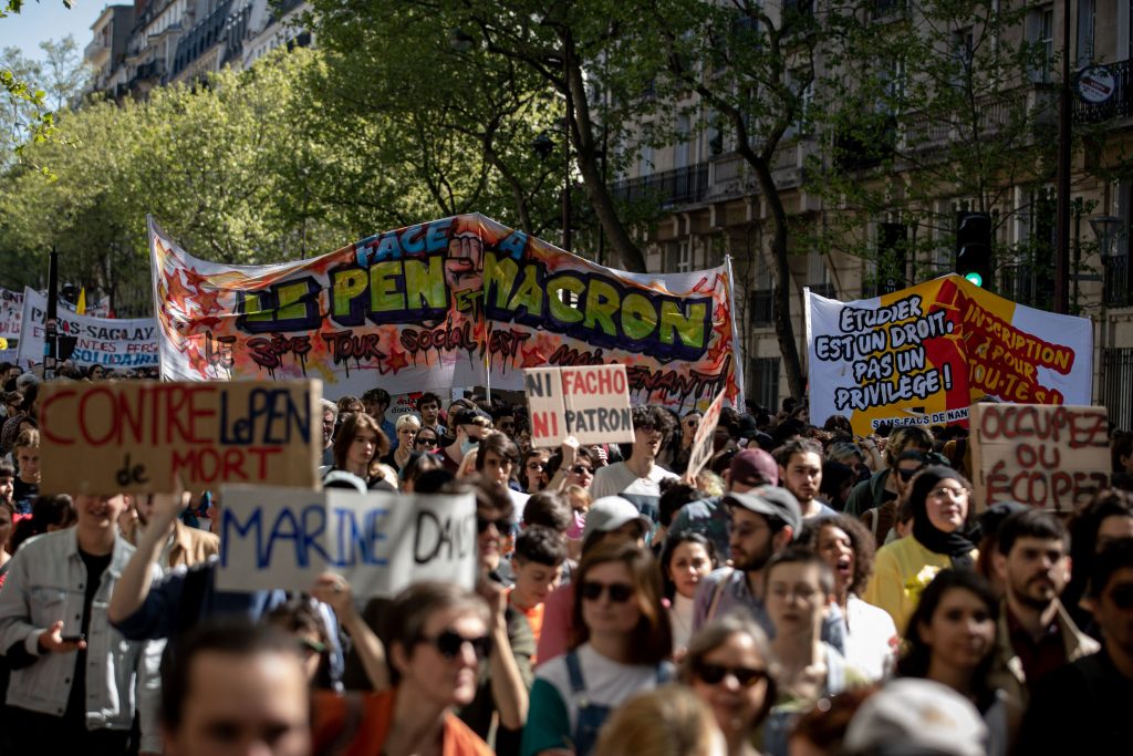 Manifestații contra violenței de gen la Paris și în mai multe orașe din Franța