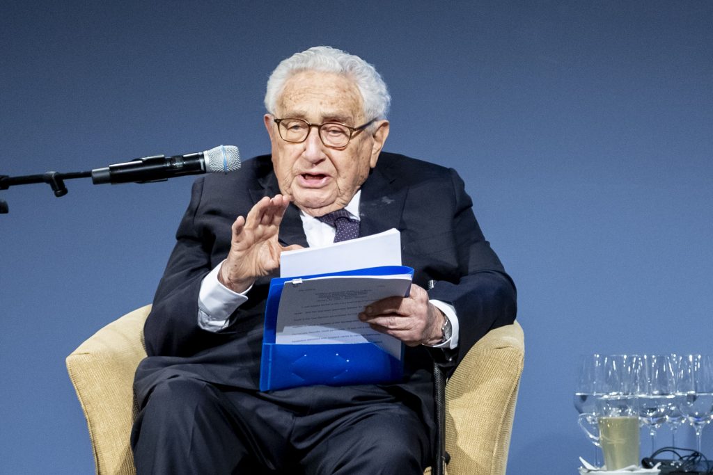 LIVE UPDATE. 299 de zile de invazie. Kissinger face apel la o pace negociată în Ucraina, Kievul îi respinge propunerea