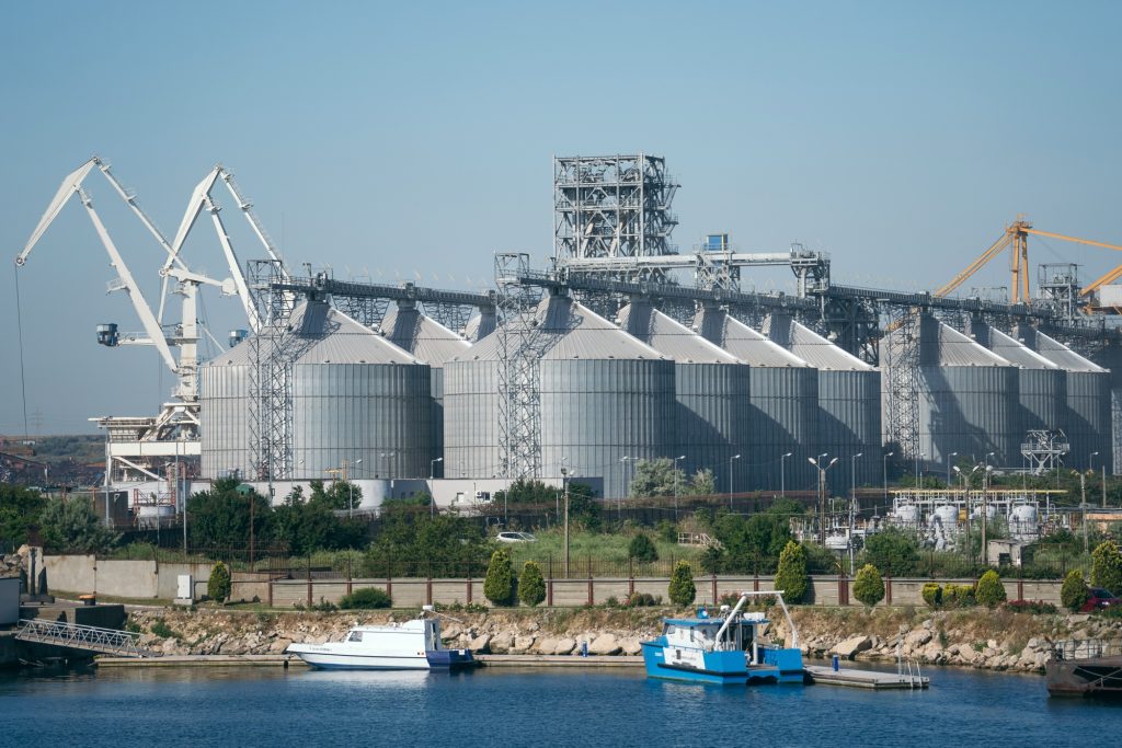 Rusia cere ridicarea sancțiunilor asupra băncii Rosselkhozbank înainte de armistițiul privind Marea Neagră. Ce spune Zelenski