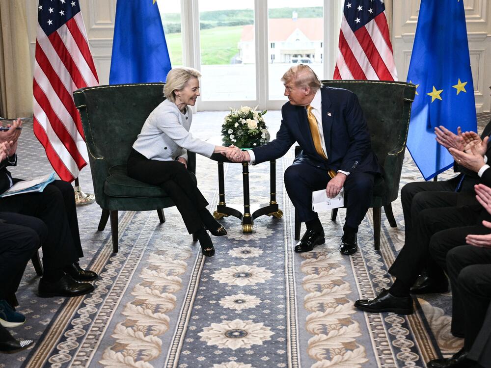 Războiul comercial SUA-UE se intensifică. Trump acordă Uniunii Europene doar 2 luni pentru a pune în aplicare acordul semnat în Scoția