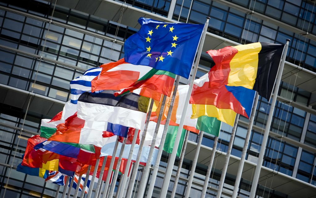 Statele membre iau în considerare „dezmembrarea” serviciului diplomatic al Uniunii Europene