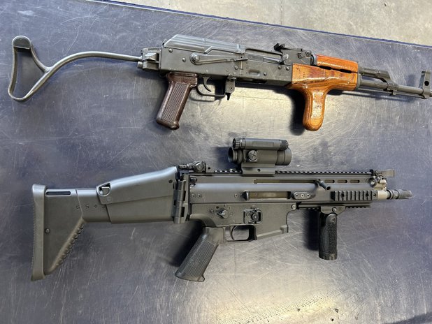 MAI anunţă semnarea unor contracte prin SAFE, în ultima zi limită, dar nu zice nimic despre arma de asalt şi contractele cu drone promise producătorilor români