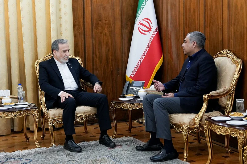 Pakistanul continuă eforturile de mediere între SUA și Iran: Ministrul pakistanez de Interne a sosit la Teheran cu un mesaj adresat Liderului Suprem Mojtaba Khamenei, cu care Trump a spus că ar fi dispus să se întâlnească dacă se ajunge la un acord