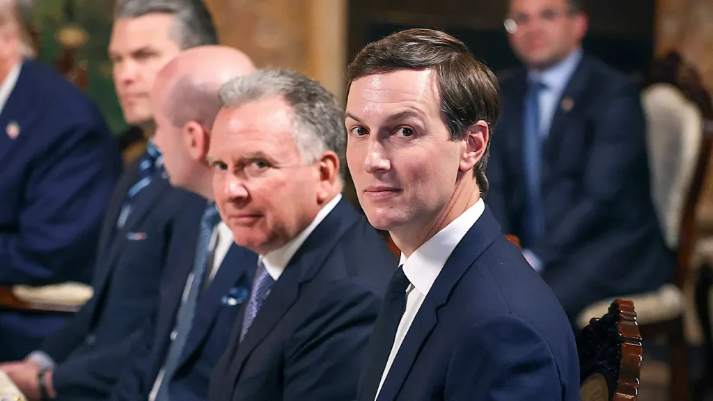 Emisarii lui Trump, Witkoff și Kushner, au călătorit în secret la laboratorul din Oak Ridge pentru consultări cu experții nucleari ai SUA, în caz că se ajunge la un acord cu Iranul. În ce stadiu au ajuns negocierile
