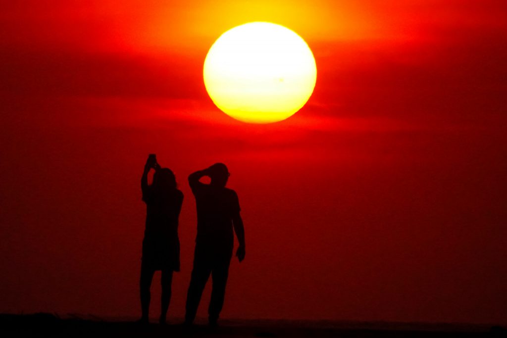 Cum poți să fii fericit chiar și la 34°C? Medicii avertizează că depresia de vară este o afecțiune reală