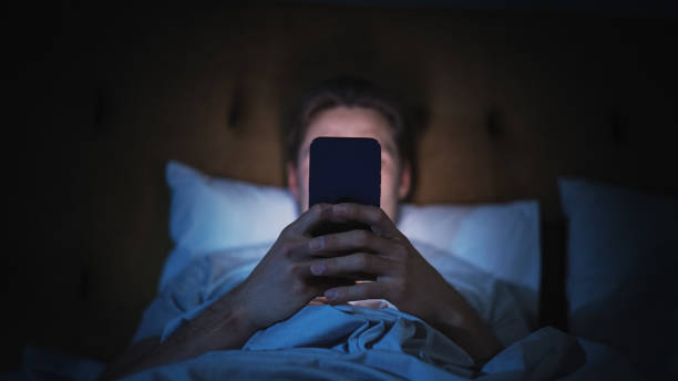 Prima țară din Europa care interzice accesul copiilor sub 15 ani la rețelele sociale: Parlamentul Franței a adoptat legea care interzice copiilor să își creeze conturi pe social media