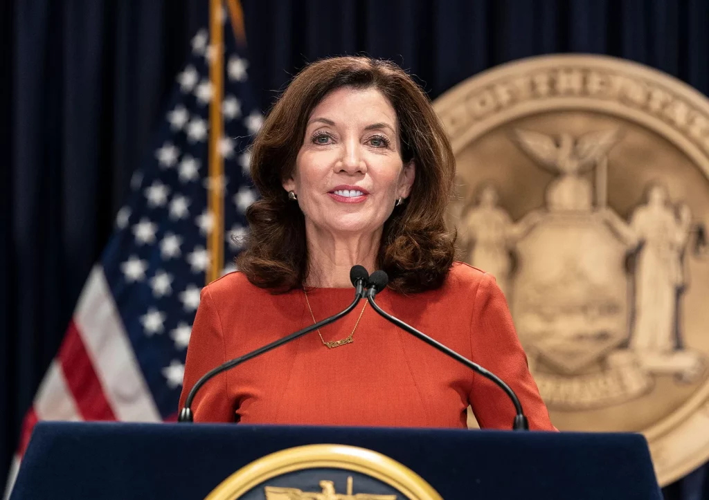 New York devine primul stat din SUA care suspendă construcția centrelor de date pentru A.I.