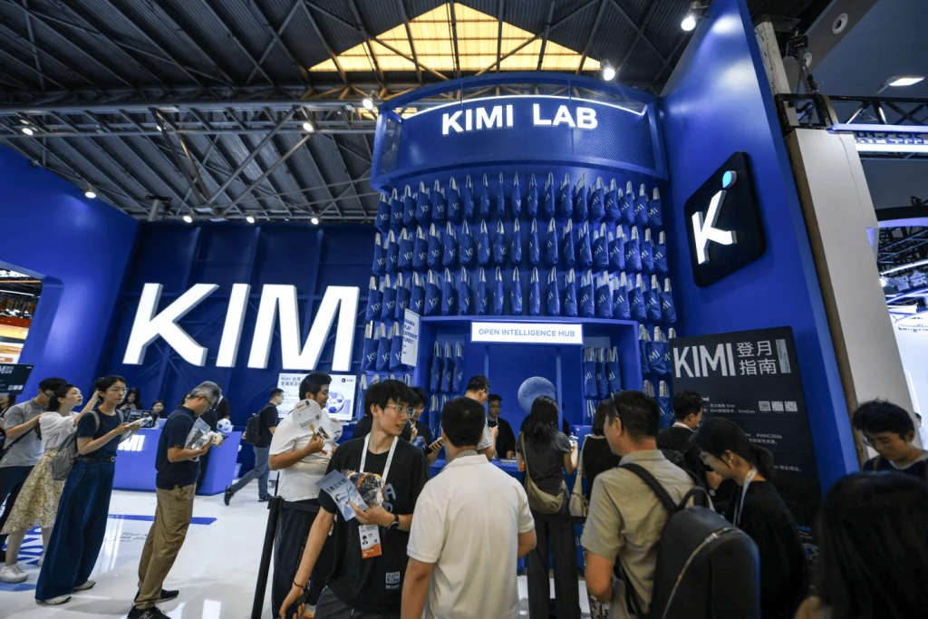 Modelul Kimi K3 devine cel mai mare algoritm open-source din lume. Tehnologia chineză atinge un prag record de 2,8 trilioane de variabile