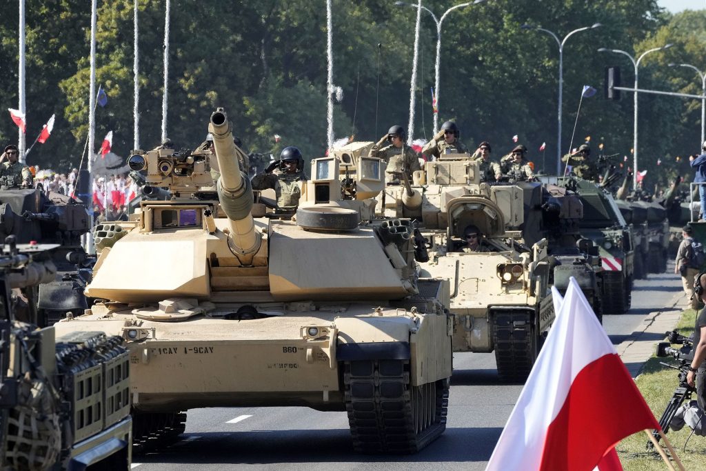 Polonia prezintă F-35, Apache, Abrams și HIMARS la cea mai mare paradă militară din istoria sa. România, printre țările aliate prezente la Varșovia