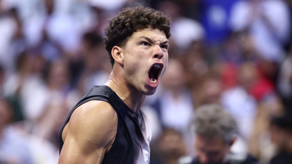 Ben Shelton îl învinge pe Carlos Alcaraz în cea mai târzie partidă din istoria US Open