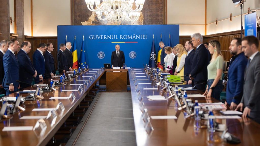 Sondaj IRSOP: Românii se așteaptă la prețuri mai mari, consum redus și dobânzi în creștere în următoarele 12 luni. Pesimismul economic se accentuează