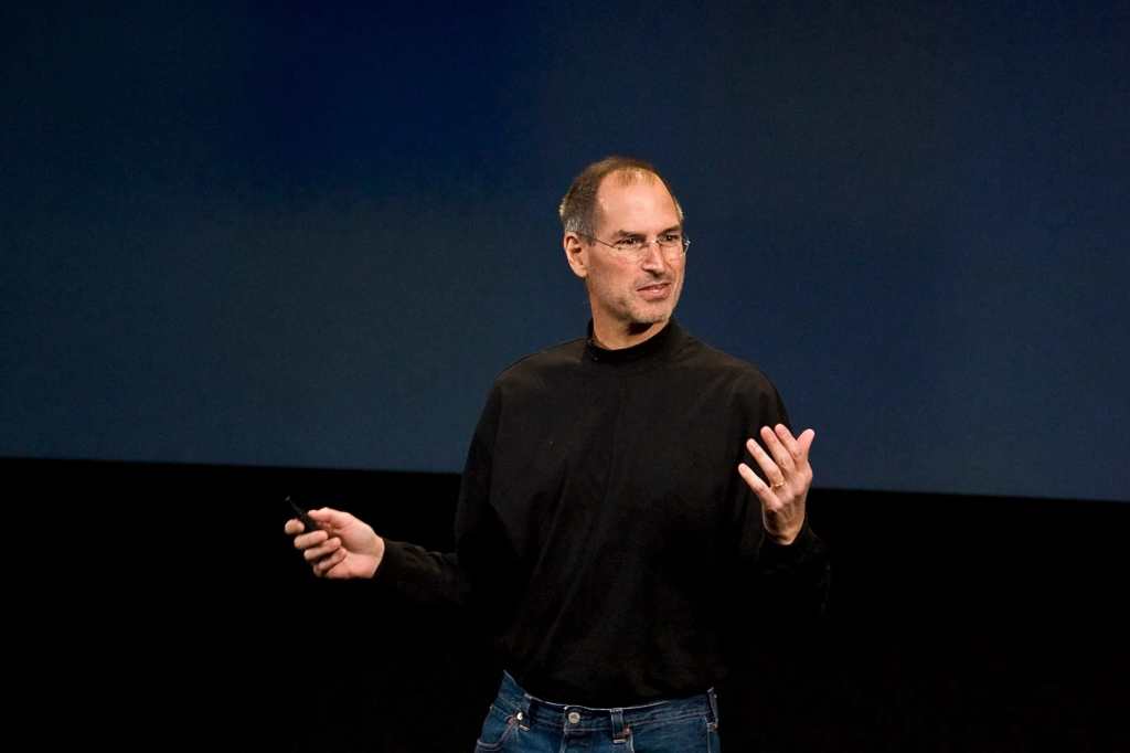 Cofondatorul Apple, Steve Jobs vorbea încă din 1985 despre o tehnologie asemănătoare Inteligenței Artificiale de astăzi