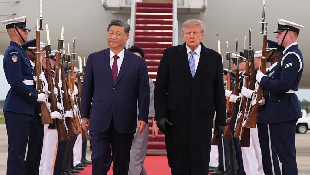 Trump neagă că a discutat cu Xi Jinping despre vânzarea de arme americane către China