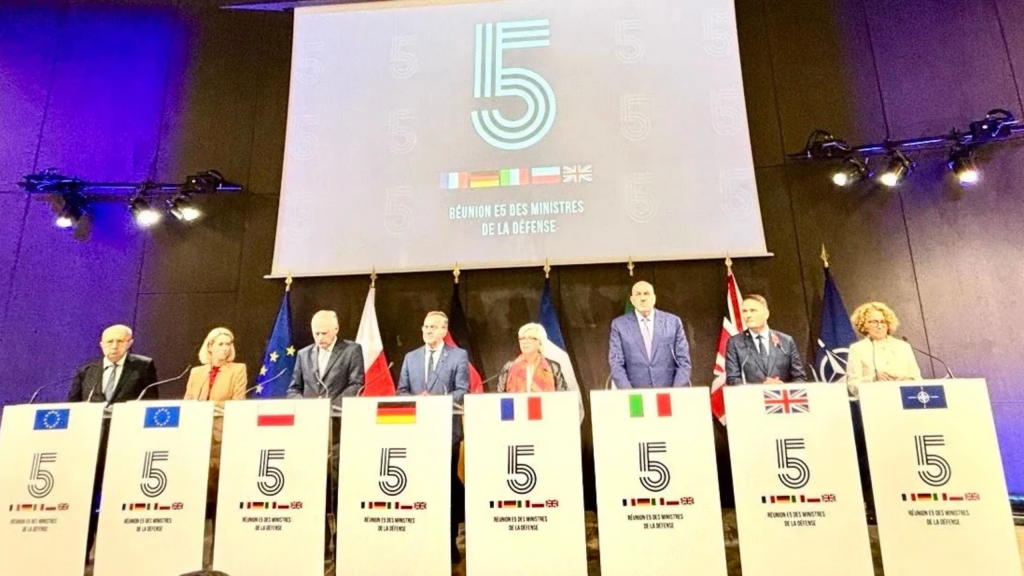 Avertismentul miniștrilor europeni ai Apărării, reuniți în Franța: „Putin nu vrea pace. Va fi o iarnă brutală pentru Ucraina”