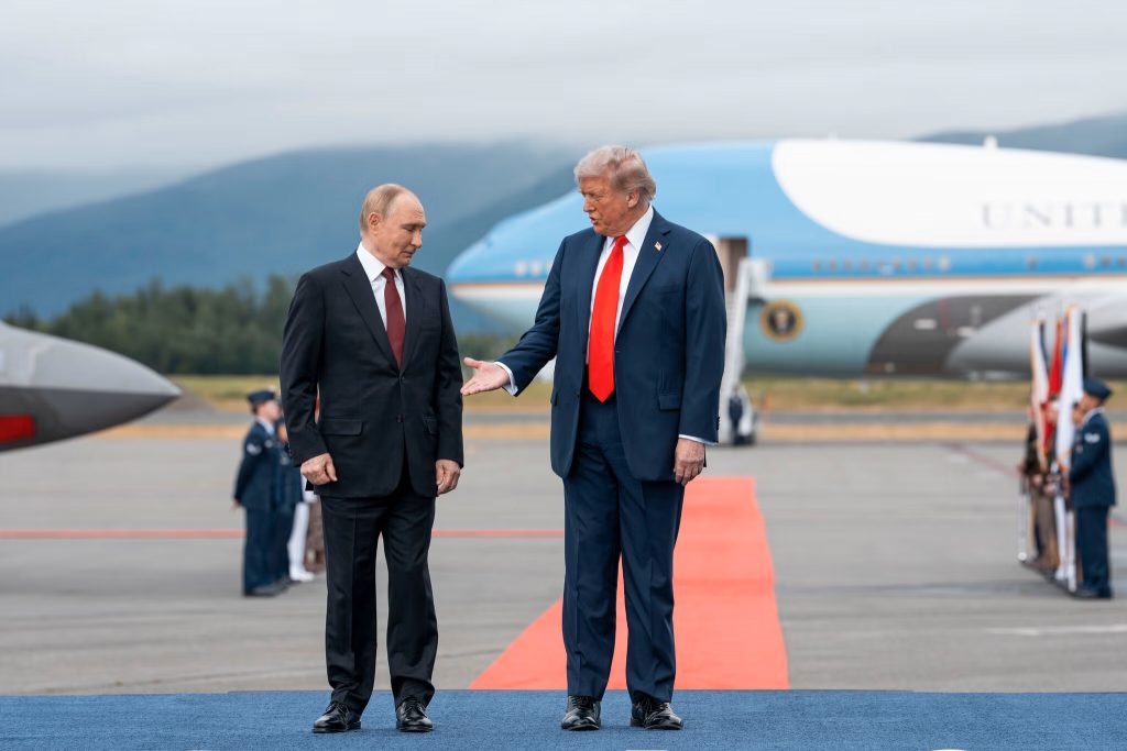 Trump apără acordul cu Putin prin care Rusia va furniza motorină pe piața internațională: „Am făcut alegerea corectă pentru poporul american”. Senatorii americani îl acuză că încalcă legislația privind sprijinul pentru Ucraina